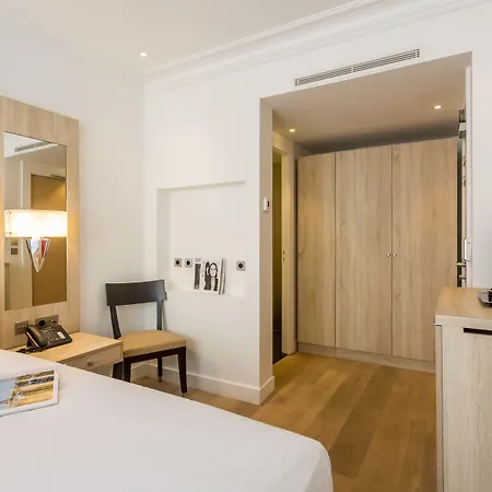 卡斯蒂尼奥那酒店 4*